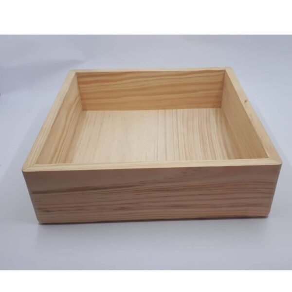 Caja cuadrada madera